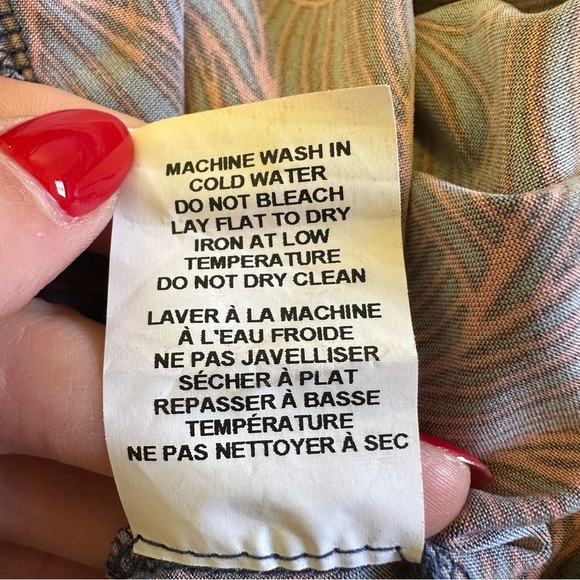 Club Monaco Silk Animal Print Blouse Size Medium - Picture 7 of 7